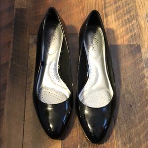 Black Mini Wedge Dress Shoes